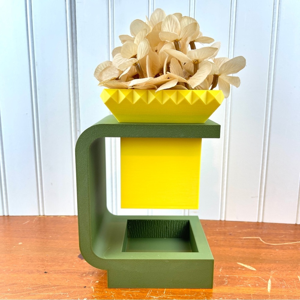The Daka Planter, Planter with Stand, Indoor Flower Pot, Succulent